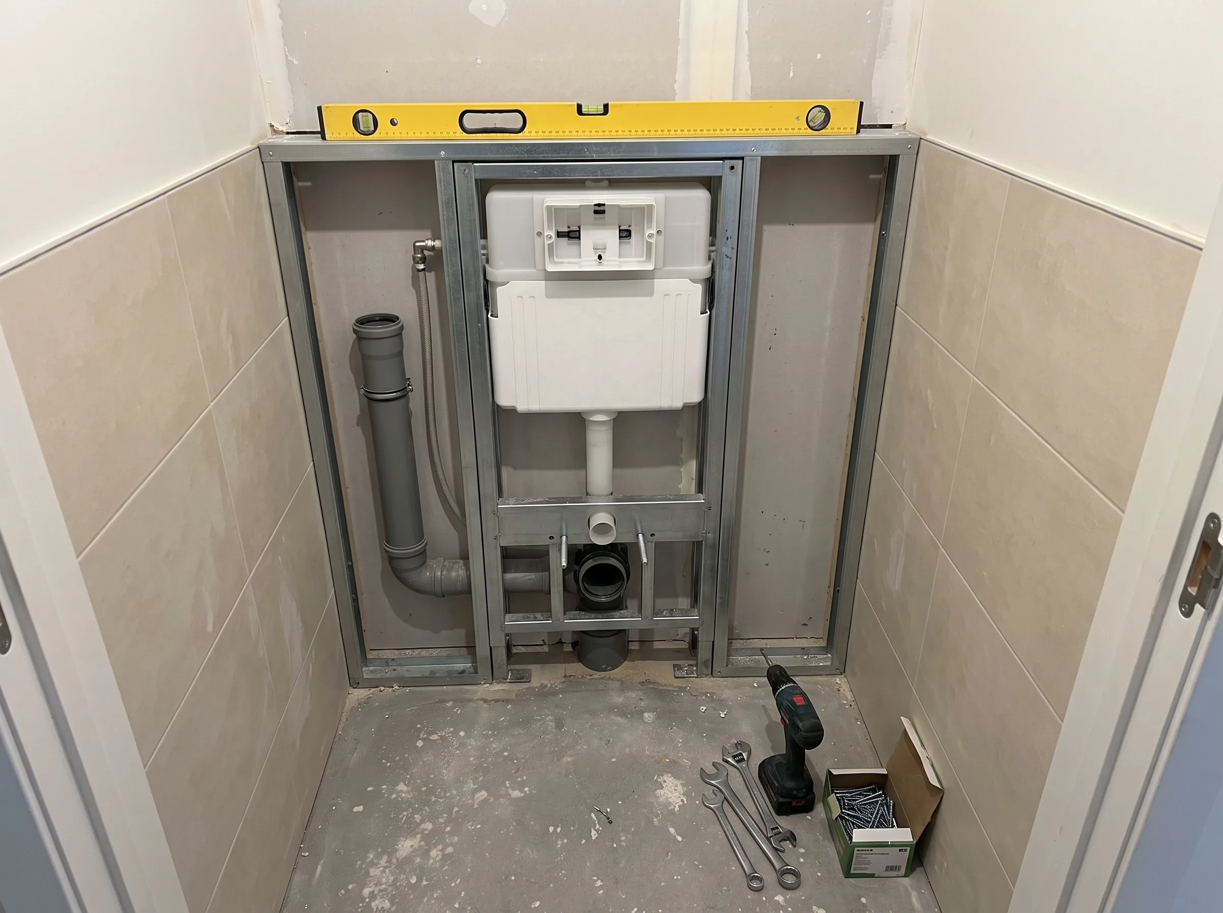 Inbouwreservoir voor sanitair installaties in voortgang